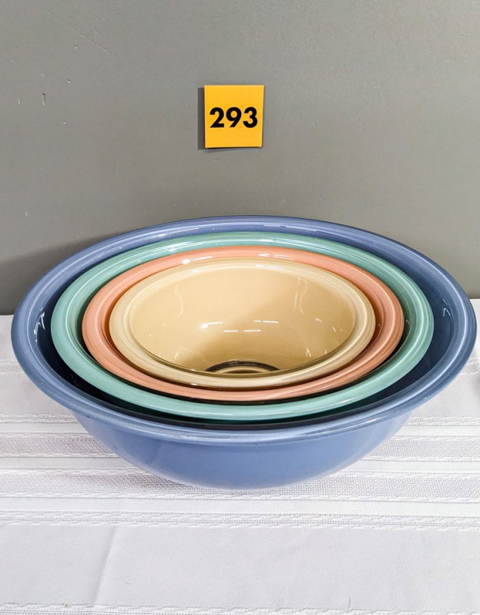 293. (4) Vintage Mixing Bowls