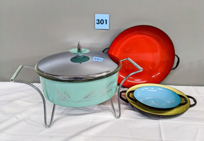 301. (3) Vintage Enamel Pans + Pyrex Chafing Dish