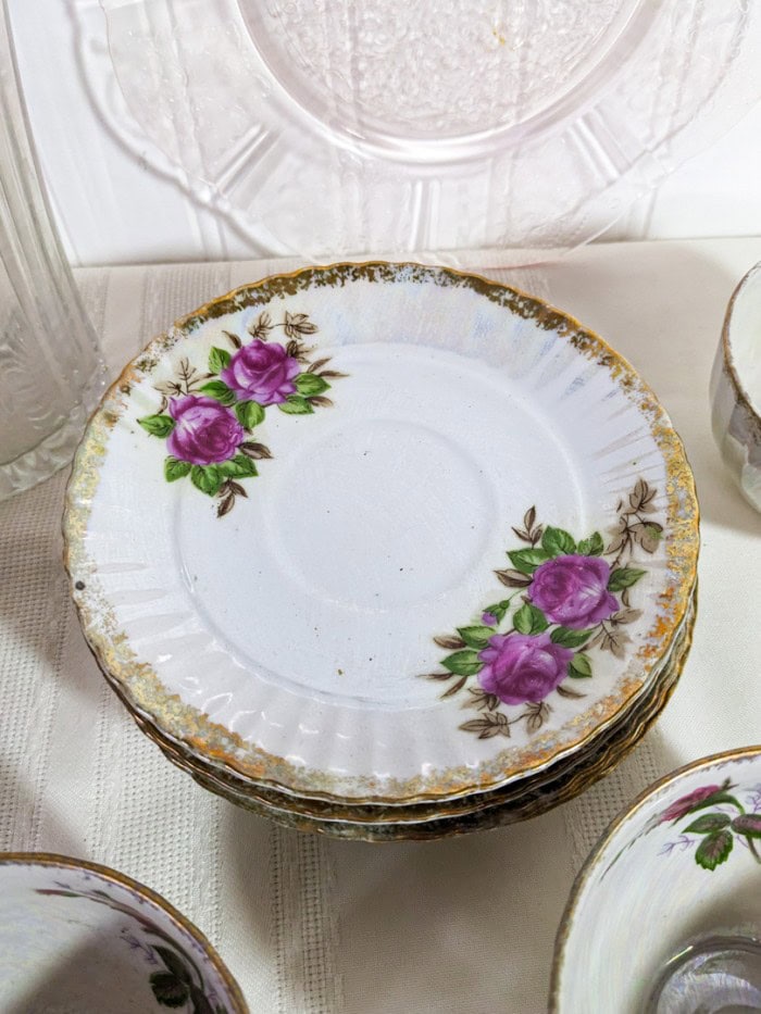 305. (5) Cups/Saucers, (2) Pink Depression Glass Plates, Vase, Glass Bowl - Image 4