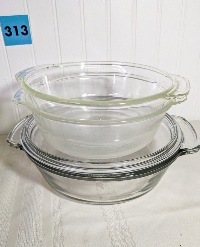 313. (2) Pyrex Bowls, Anchor Hocking Bowl w/ Lid + Green Flower Pyrex Bowl - Image 6