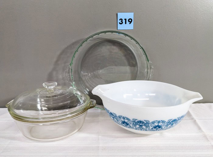 319. Pyrex Horizon Blue Bowl + Clear Covered Dish