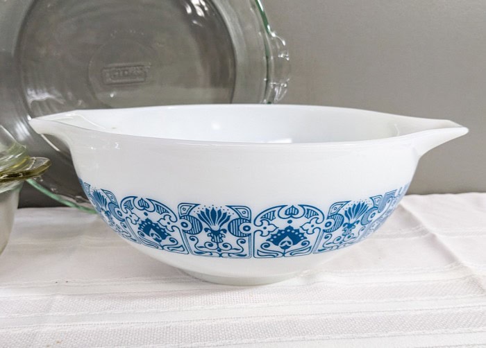 319. Pyrex Horizon Blue Bowl + Clear Covered Dish - Image 2