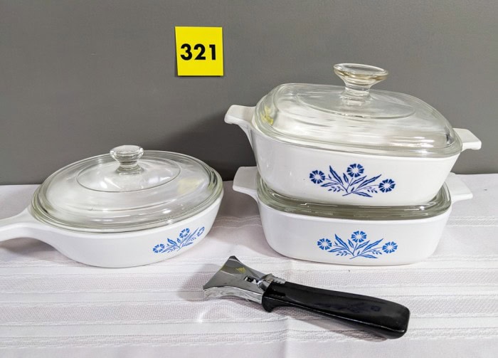 321. (3) Corningware Dishes + Handle