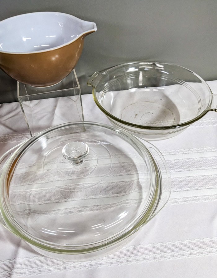 324. (2) Pyrex Brown Bowls, Clear Pyrex Bowls - Image 7