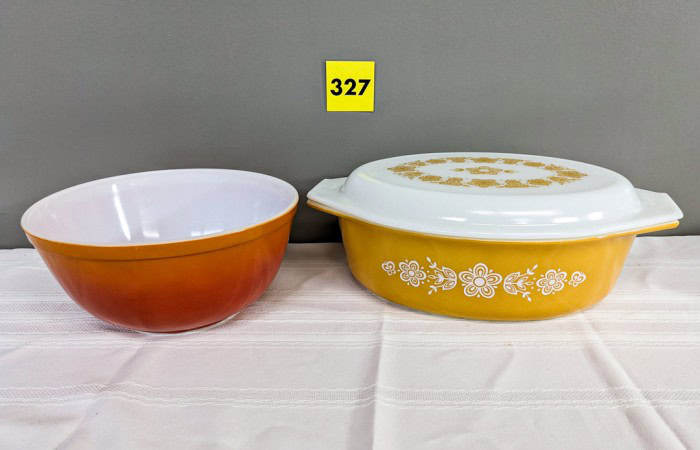 327. (2) Pyrex Dishes