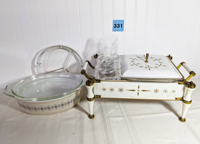 331. Pyrex Casserole w/ Lid, Chafing Dish + Divided Dish