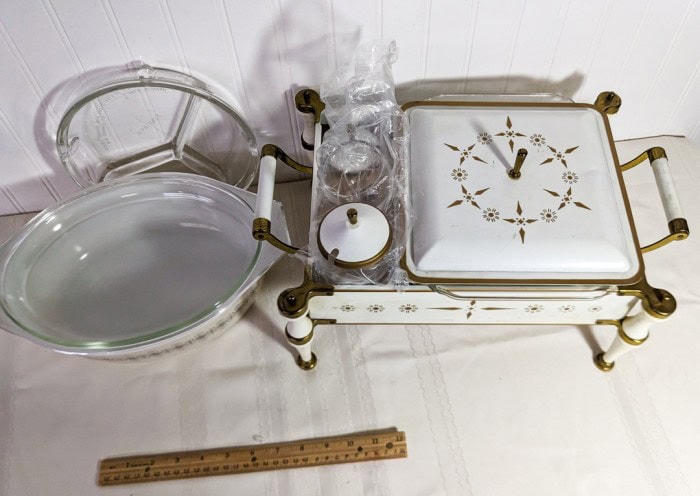 331. Pyrex Casserole w/ Lid, Chafing Dish + Divided Dish - Image 9