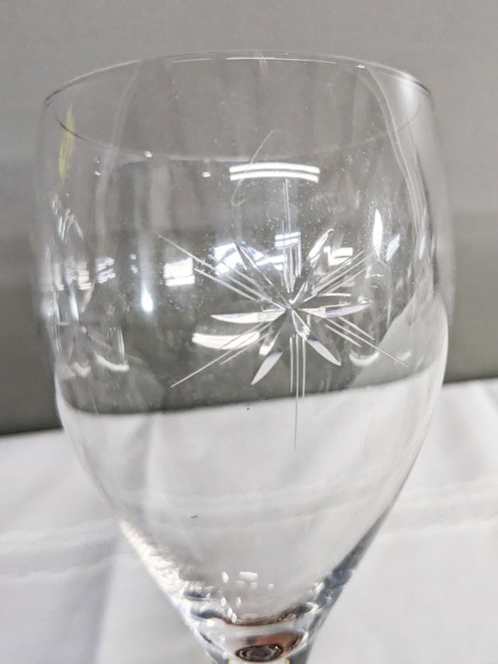 333. (15) Wine Glasses - Image 3