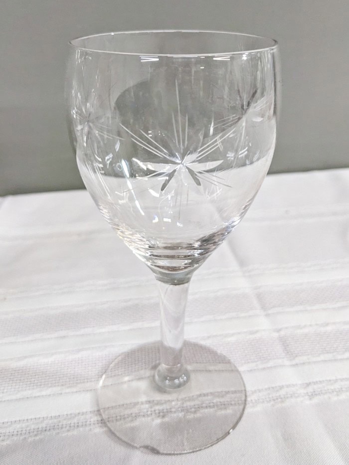 333. (15) Wine Glasses - Image 4