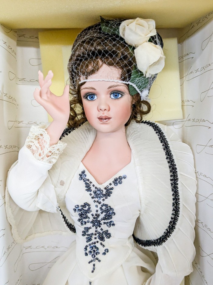 15. 21" Molly Brown Doll - Image 2