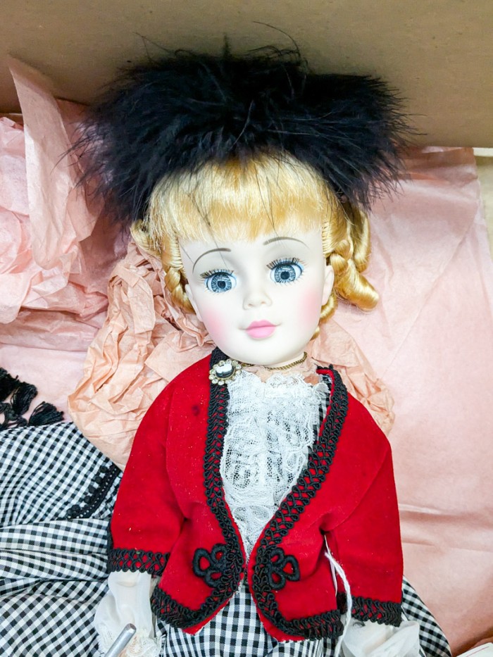 16. 20" Monet Portrait Madame Alexander Doll - Image 2