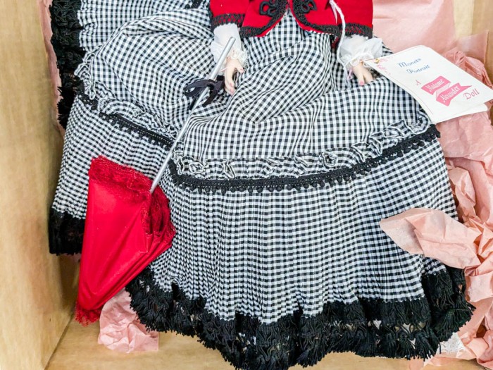 16. 20" Monet Portrait Madame Alexander Doll - Image 5