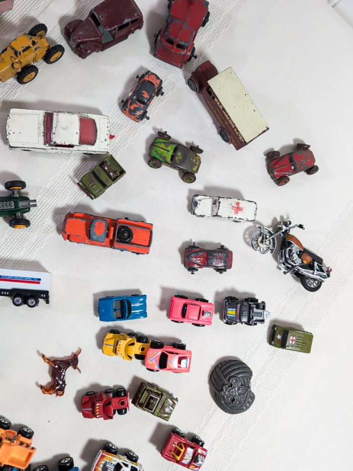 121. 100+ Vintage Toys & Cars - Image 7
