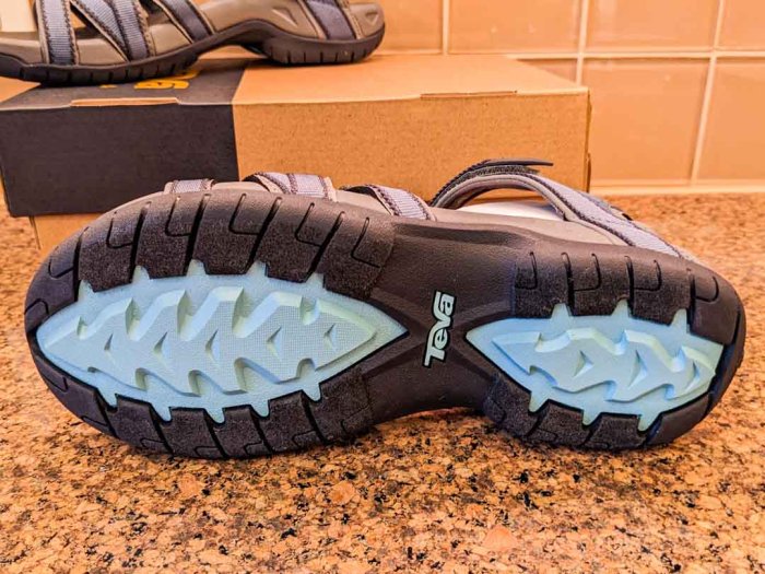 144. Ladies Teva Sandals Size 8 1/2 - Image 3