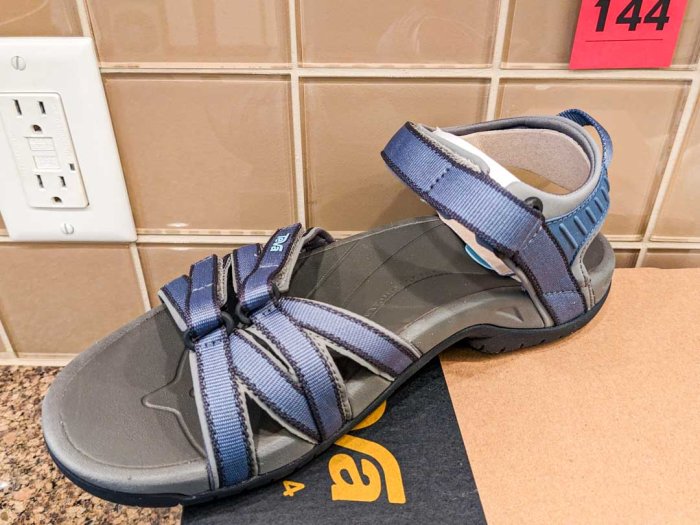 144. Ladies Teva Sandals Size 8 1/2 - Image 2