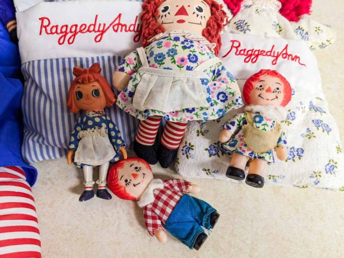 127. Raggedy Ann + Andy Dolls – Changing Spaces SRS