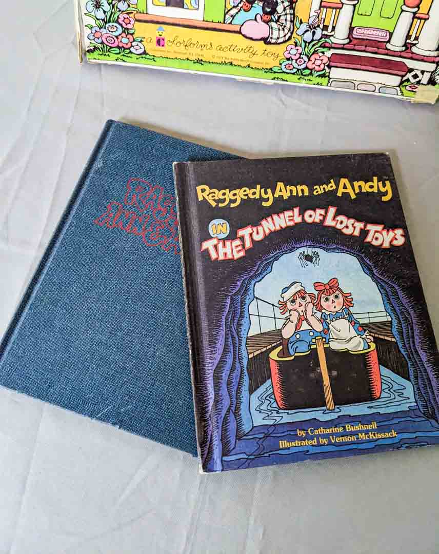 The World of Raggedy Ann コレクティブルズ 127. Raggedy Ann + Andy Dolls – Changing Spaces SRS