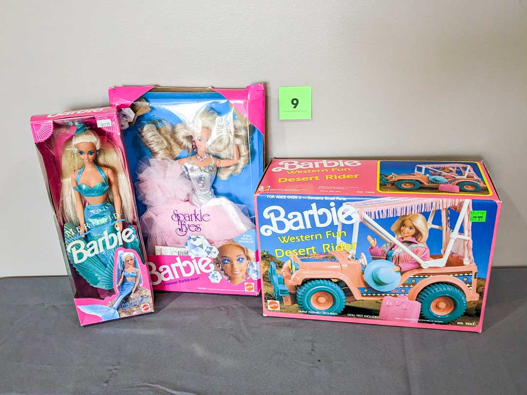 9. Barbie Jeep + (2) Dolls