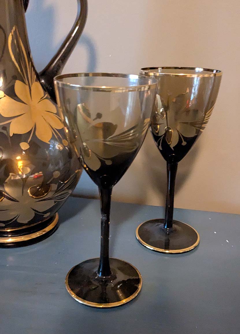 261. Art Glass Decanter + (5) Glasses - Image 2