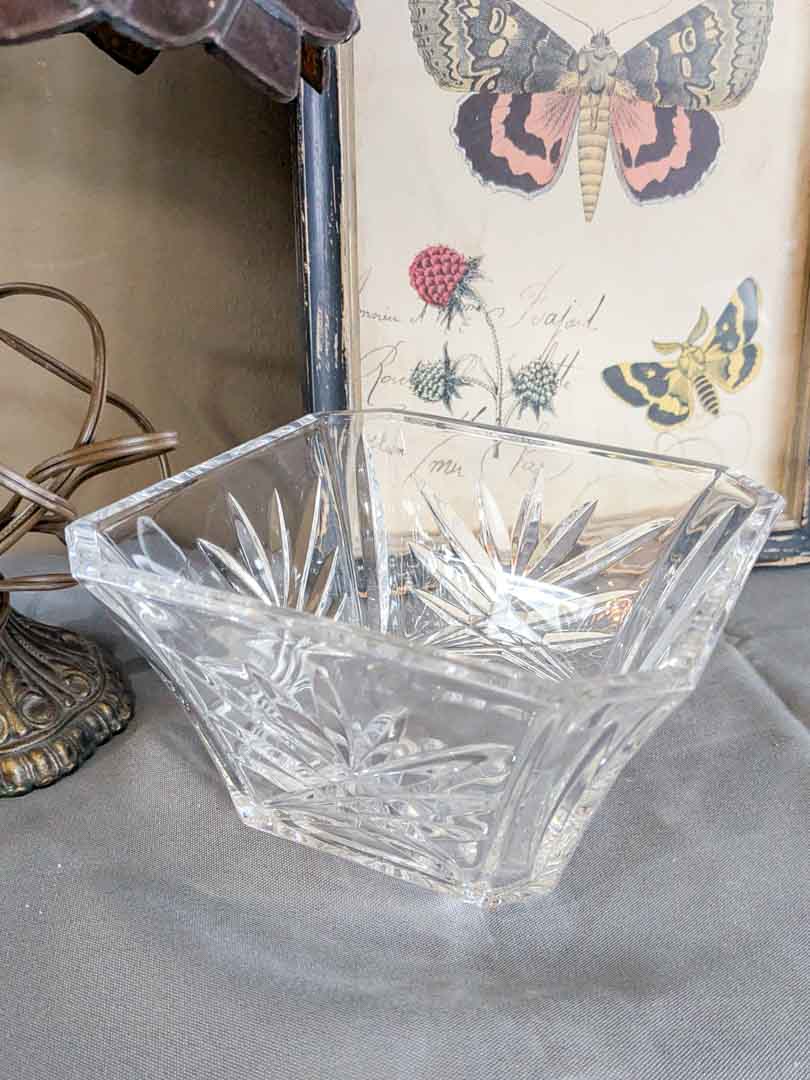 92. 16" Stained Glass Lamp, Bowl + Butterfly Print - Image 6