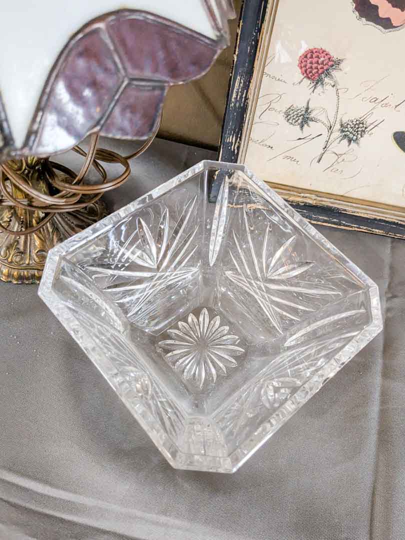 92. 16" Stained Glass Lamp, Bowl + Butterfly Print - Image 5