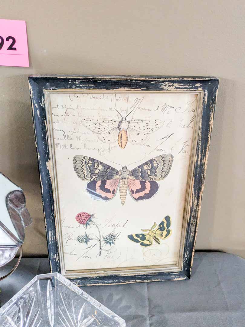 92. 16" Stained Glass Lamp, Bowl + Butterfly Print - Image 4