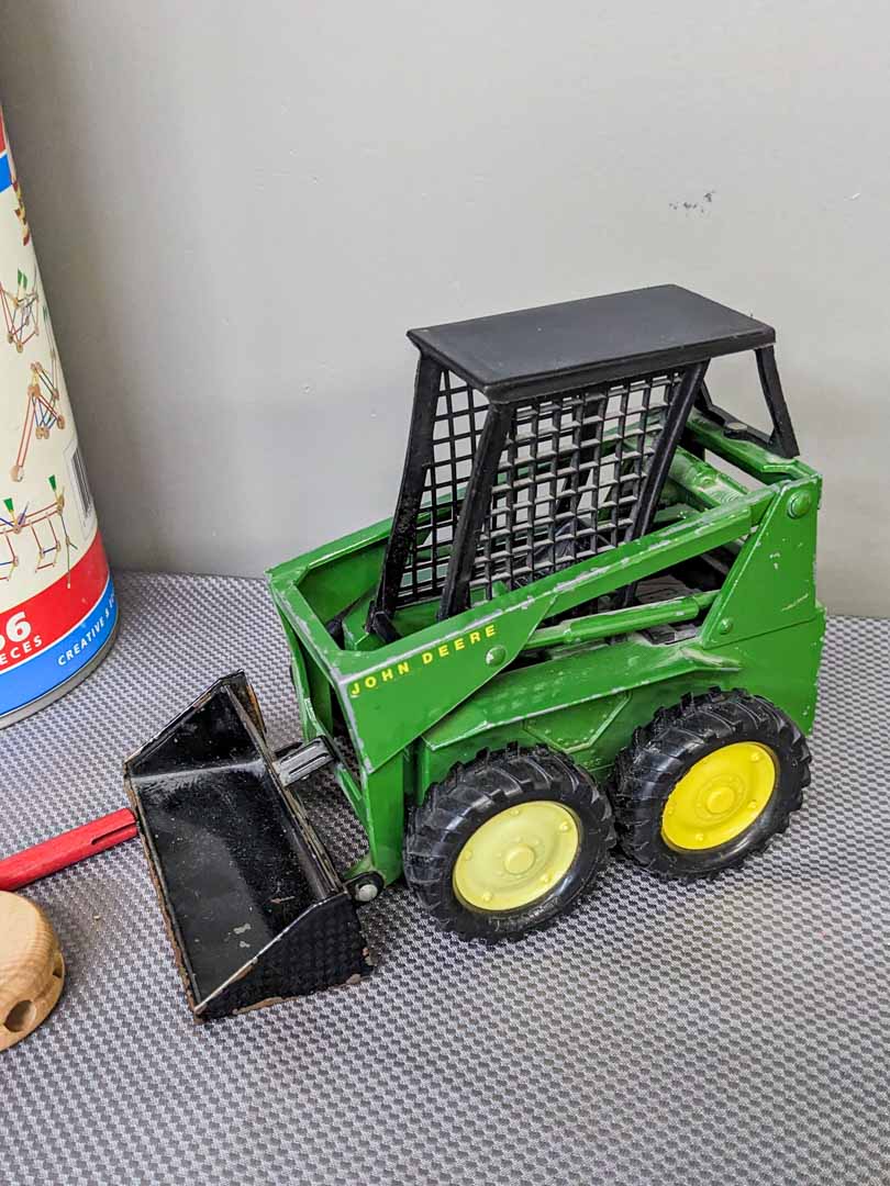 184. Metal Ertl John Deere Skid Steer + Tinker Toys - Image 5