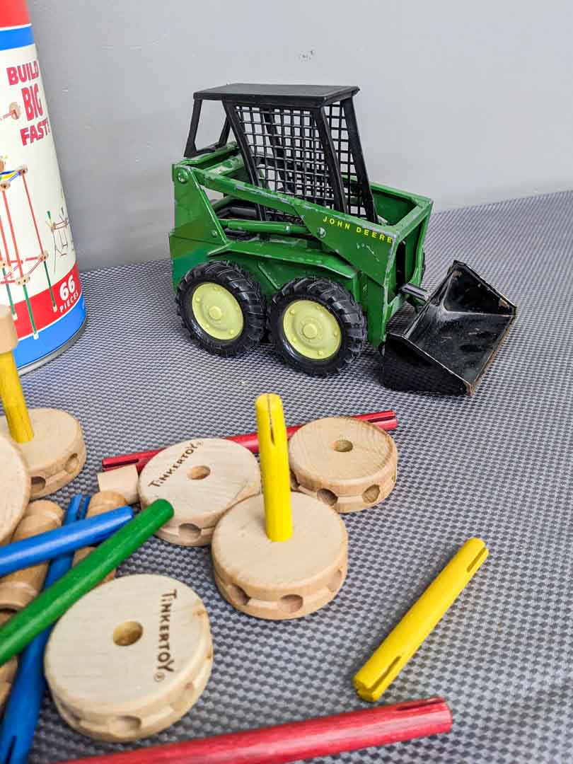 184. Metal Ertl John Deere Skid Steer + Tinker Toys - Image 6