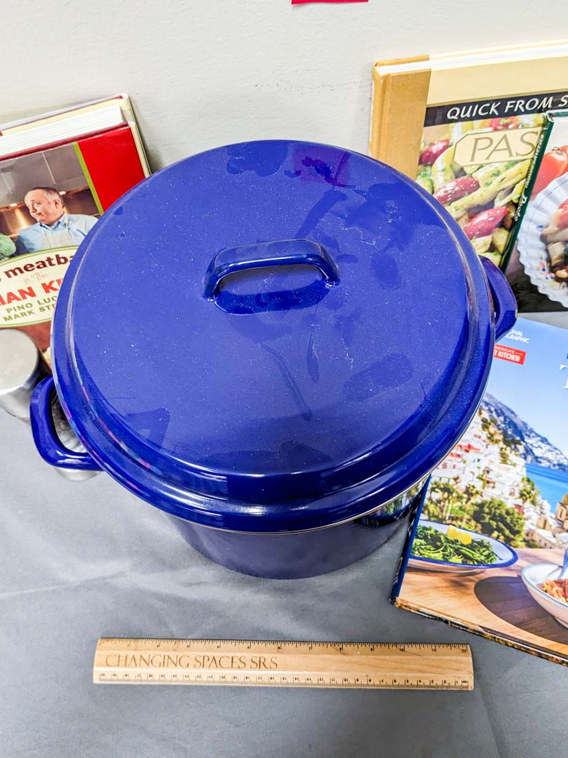 66. Stockpot, Pepper Mill + Cookbooks - Image 3