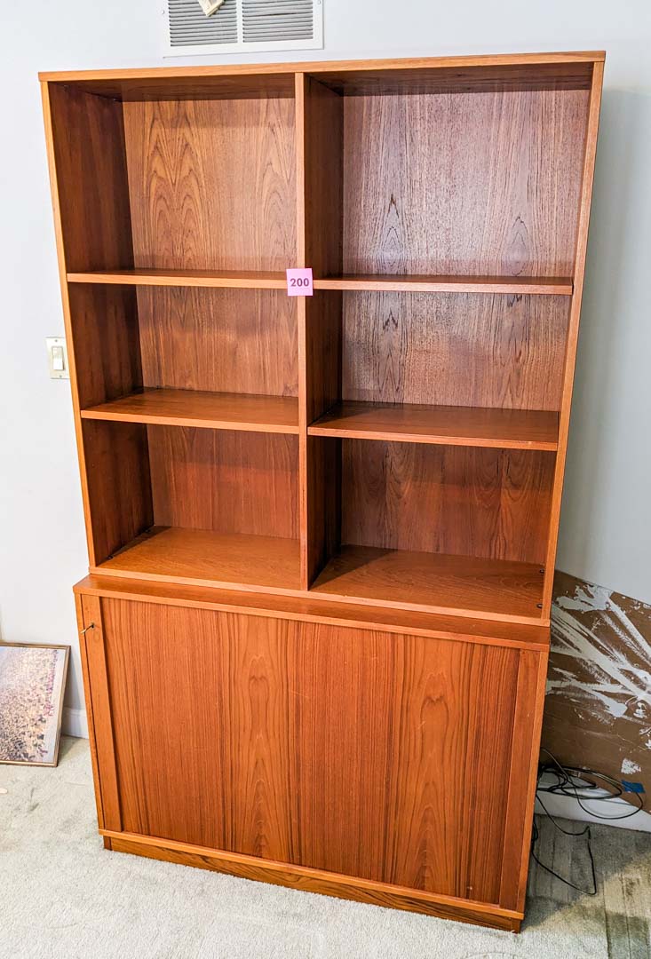 200. Storage Cabinet