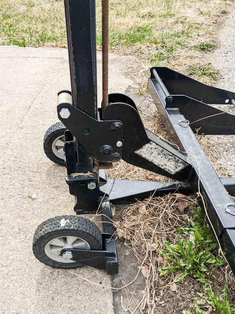 8. Mower Jack - Image 3