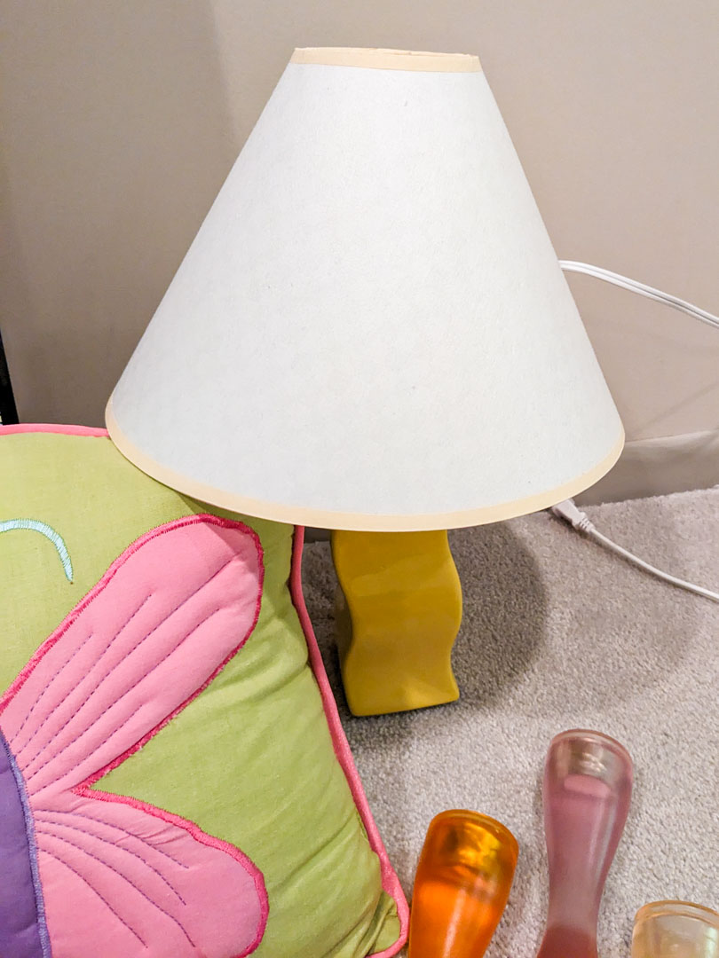 222. Vases, Lamp, Pillows, Candlesticks, Pictures - Image 7