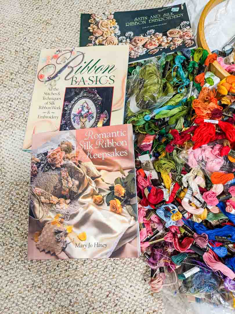 158. Embroidery Floss, Needlework Projects, Vintage Linens + Notions - Image 5