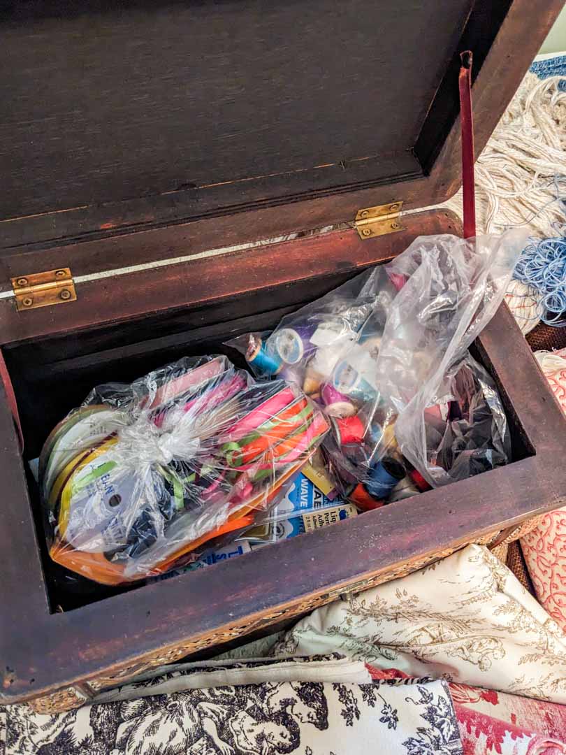 443. Sewing/Craft Lot - Fabric, Cutting Mat, Books + Notions - Image 10