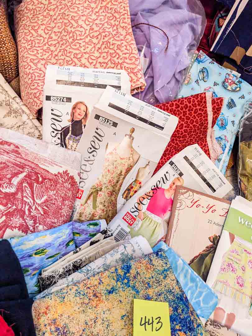 443. Sewing/Craft Lot - Fabric, Cutting Mat, Books + Notions - Image 3