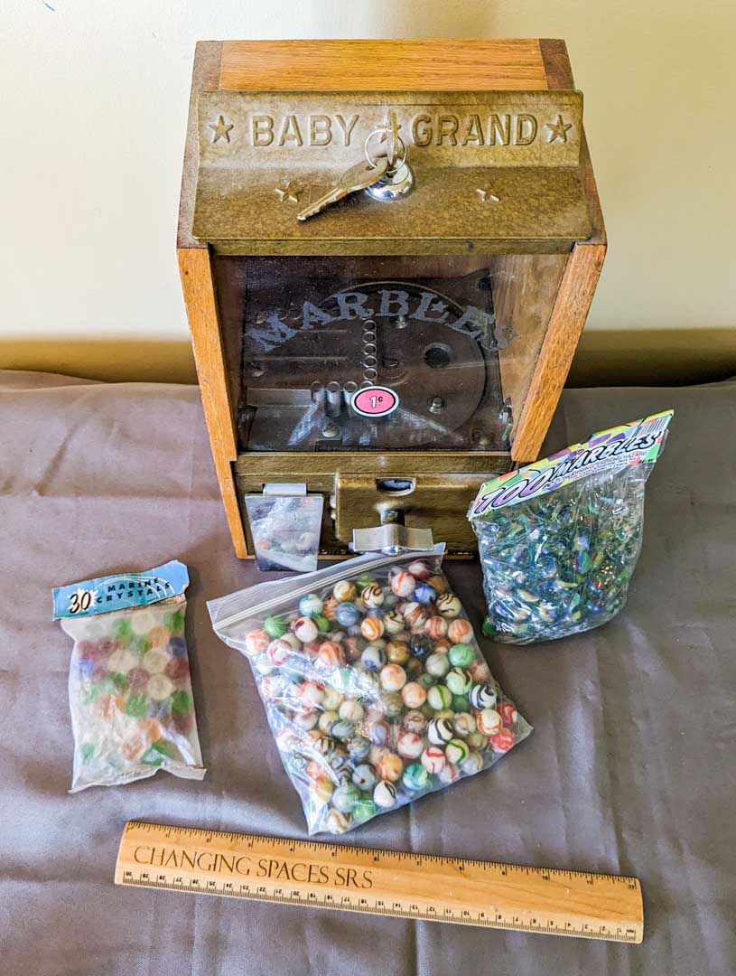 16. Marble Coin Machine + Marbles - Image 3