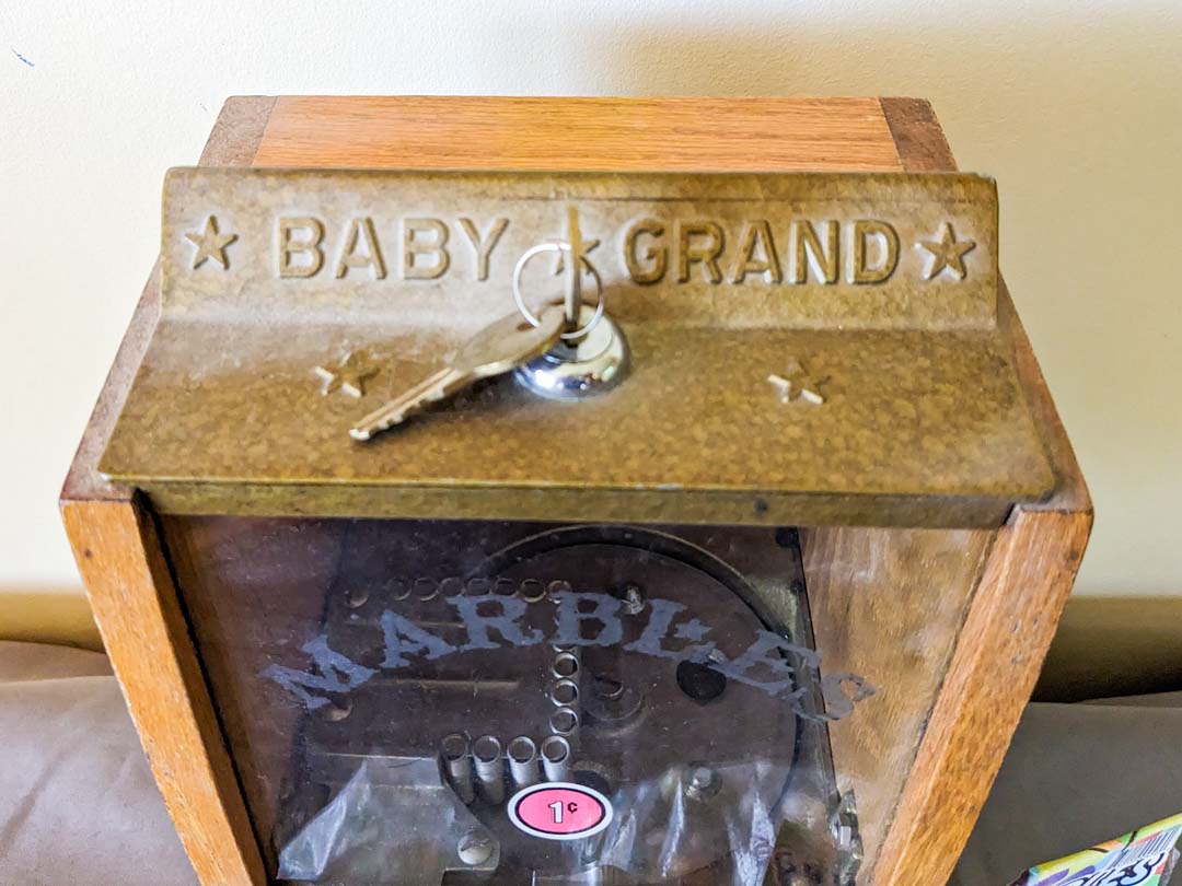 16. Marble Coin Machine + Marbles - Image 8