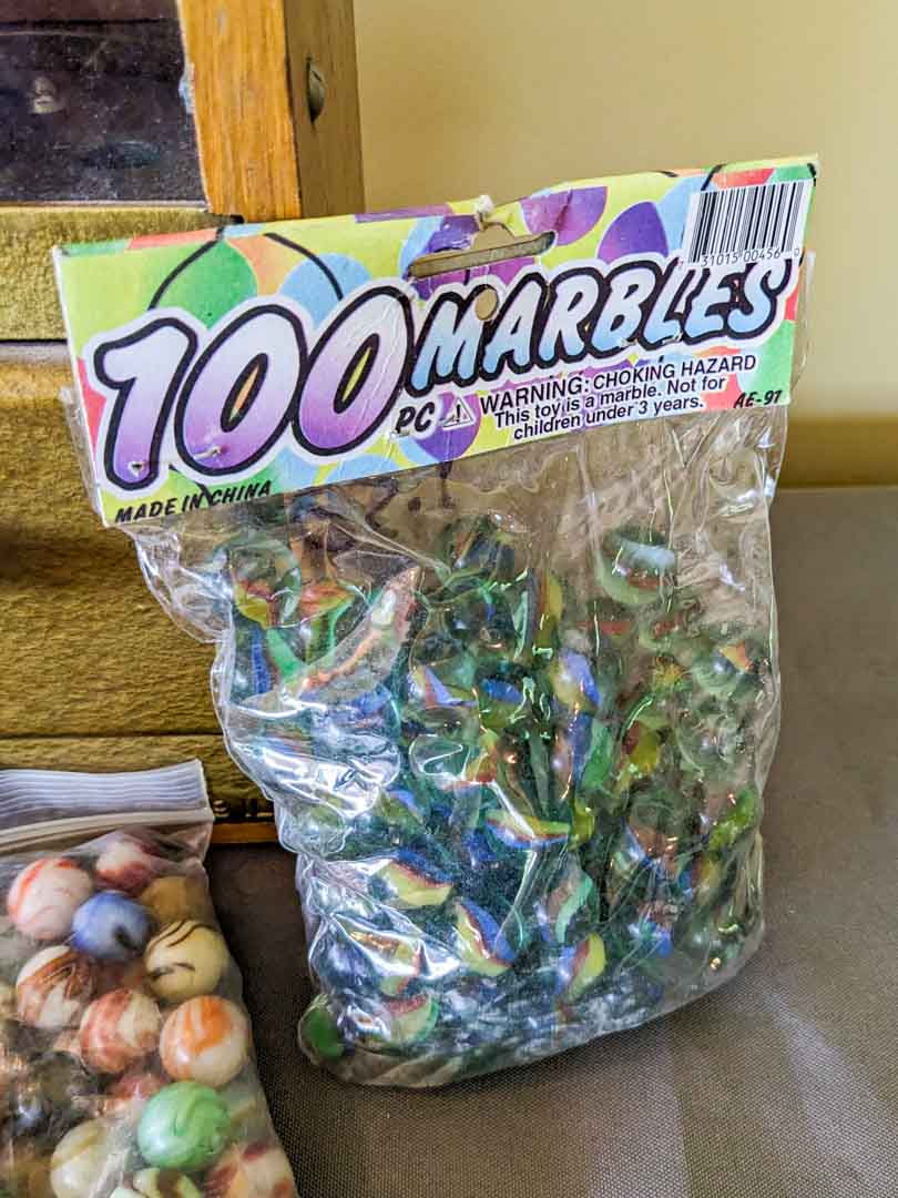16. Marble Coin Machine + Marbles - Image 5