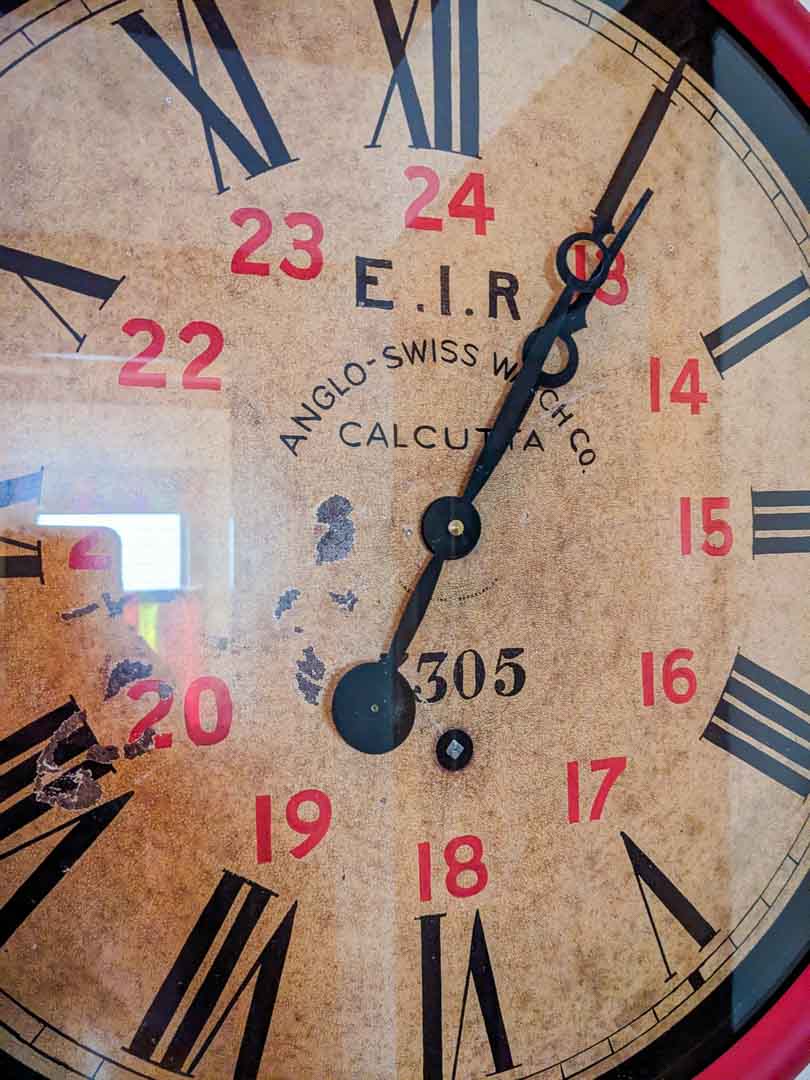 102. 23" Wall Clock - Image 2