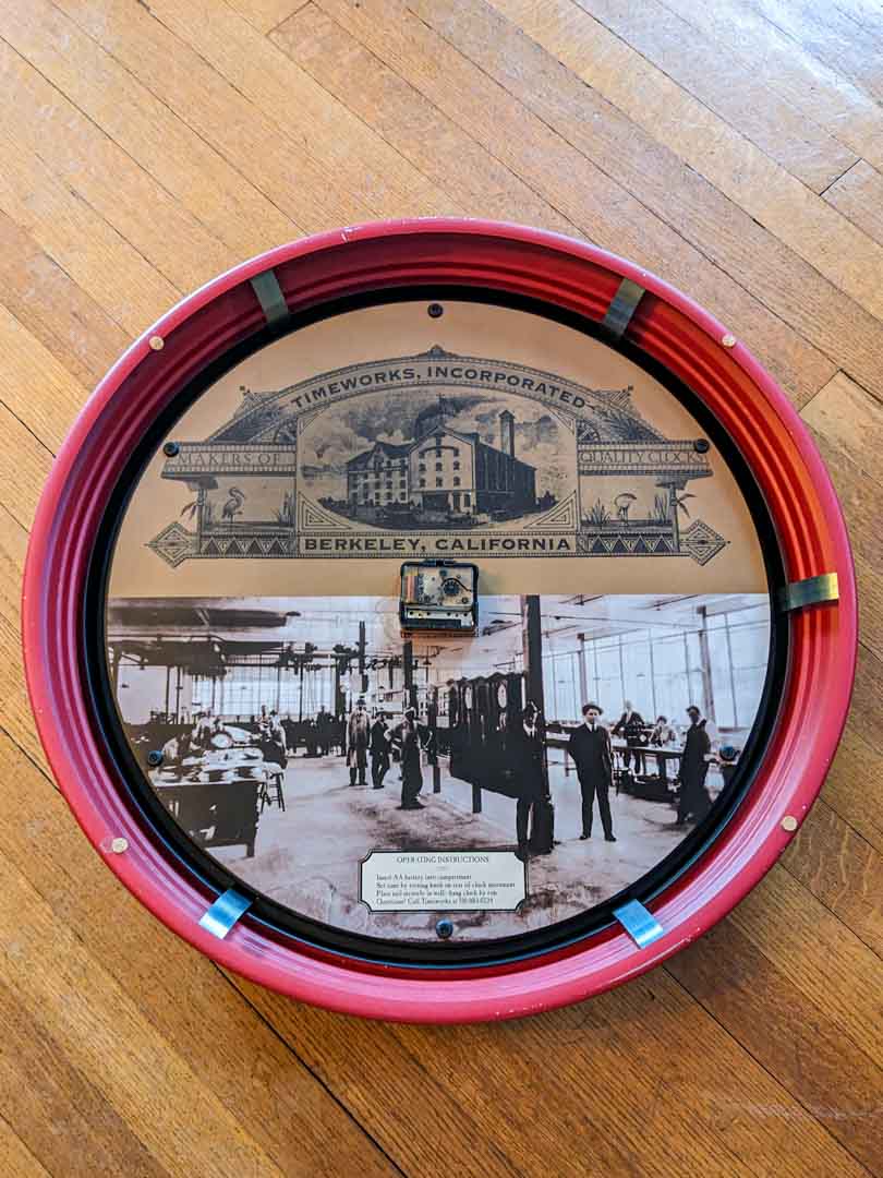 102. 23" Wall Clock - Image 3