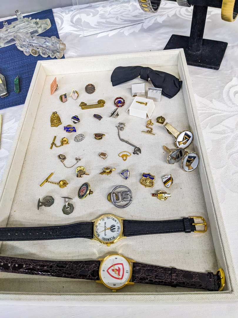 87. (5) Watches + Pins + Tie Tacks & Bars + Mens Accessories - Image 2
