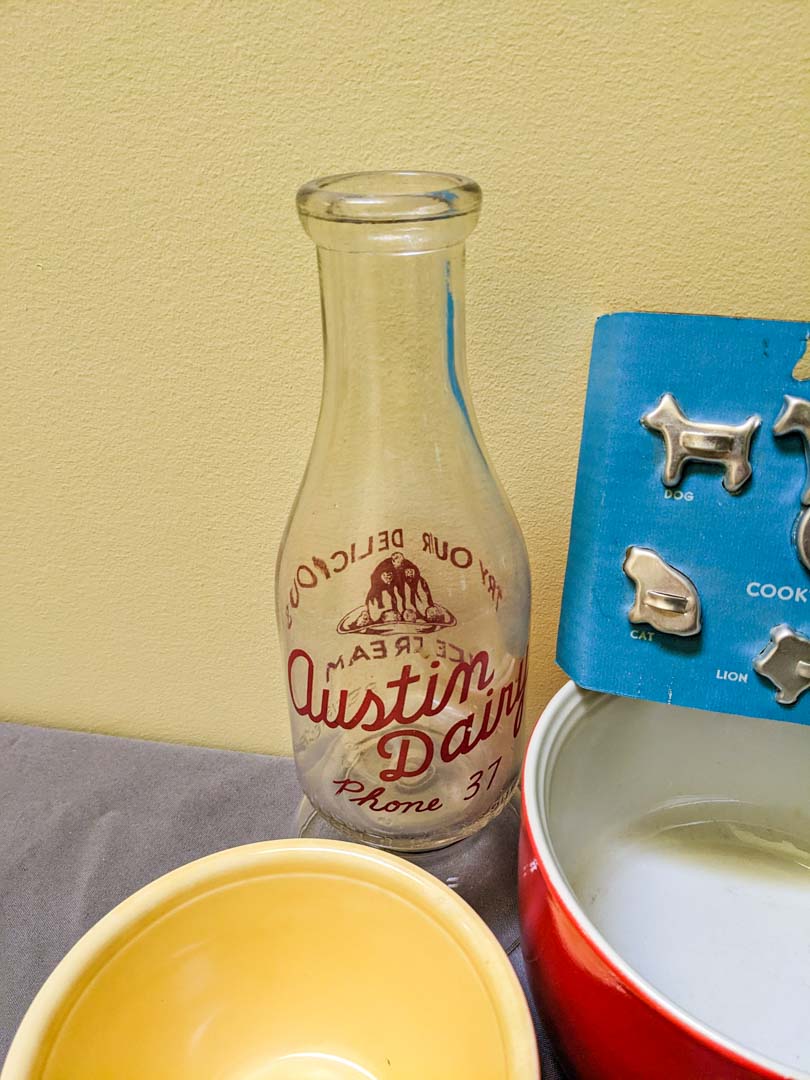 264. Vintage Potato Chip Tin, (2) Bowls, Napkin Rings + Cookie Cutters - Image 9