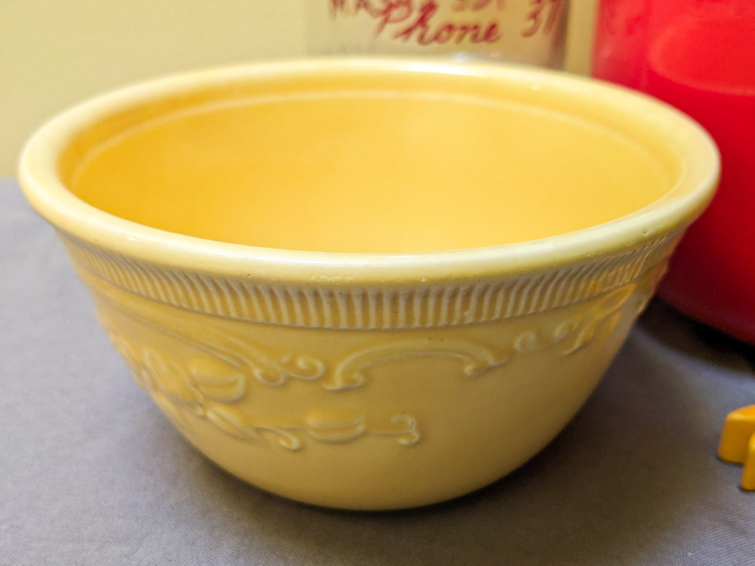 264. Vintage Potato Chip Tin, (2) Bowls, Napkin Rings + Cookie Cutters - Image 8