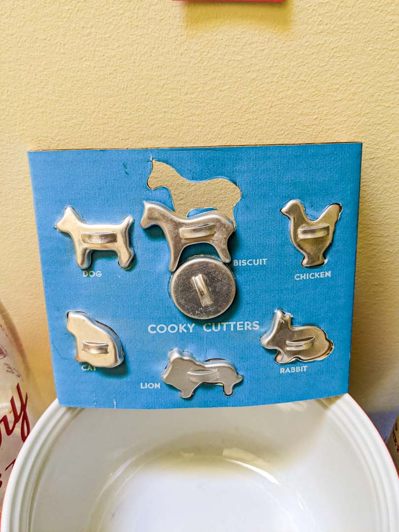 264. Vintage Potato Chip Tin, (2) Bowls, Napkin Rings + Cookie Cutters - Image 6