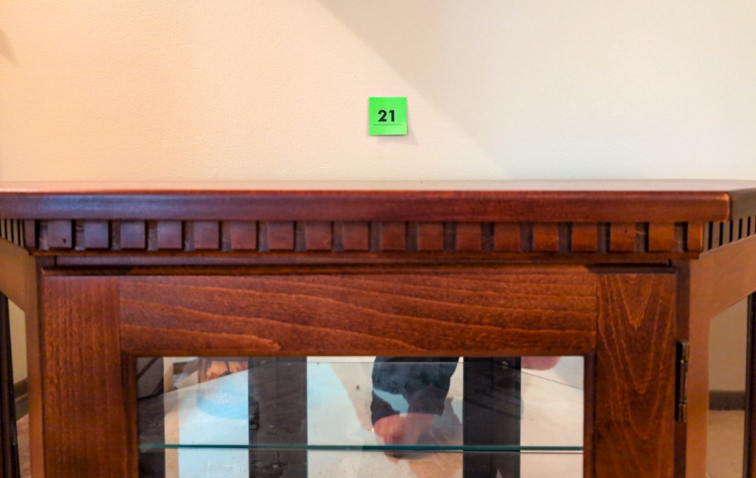 21. Display Cabinet - Image 3