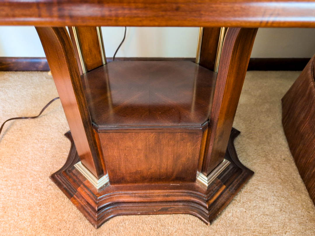 4. End Table w/ 27" Lamp - Image 3