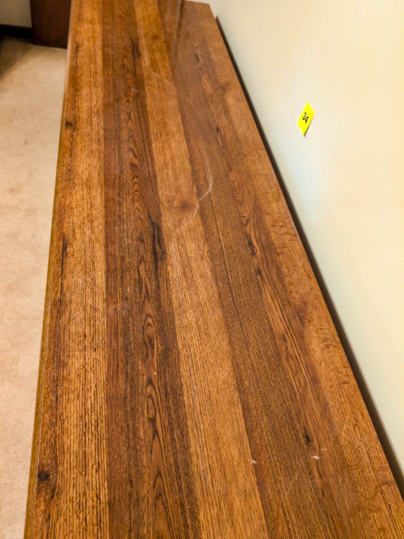 34. Dresser - Image 4