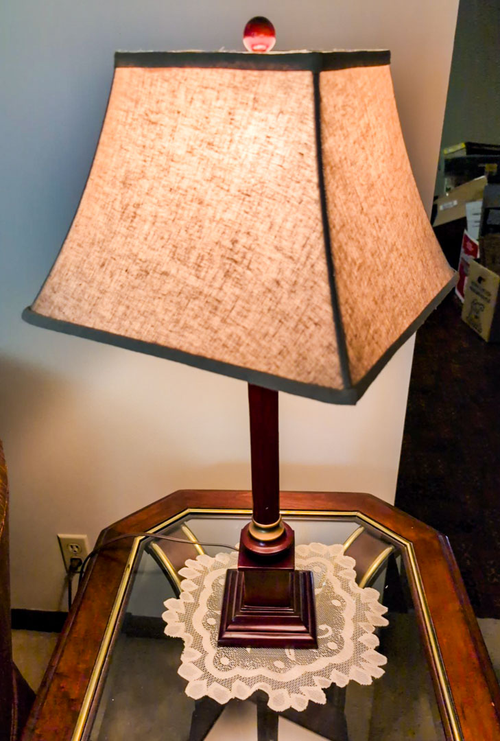 7. End Table w/ 27" Lamp - Image 4