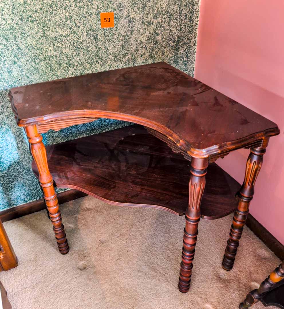 53. Corner Table
