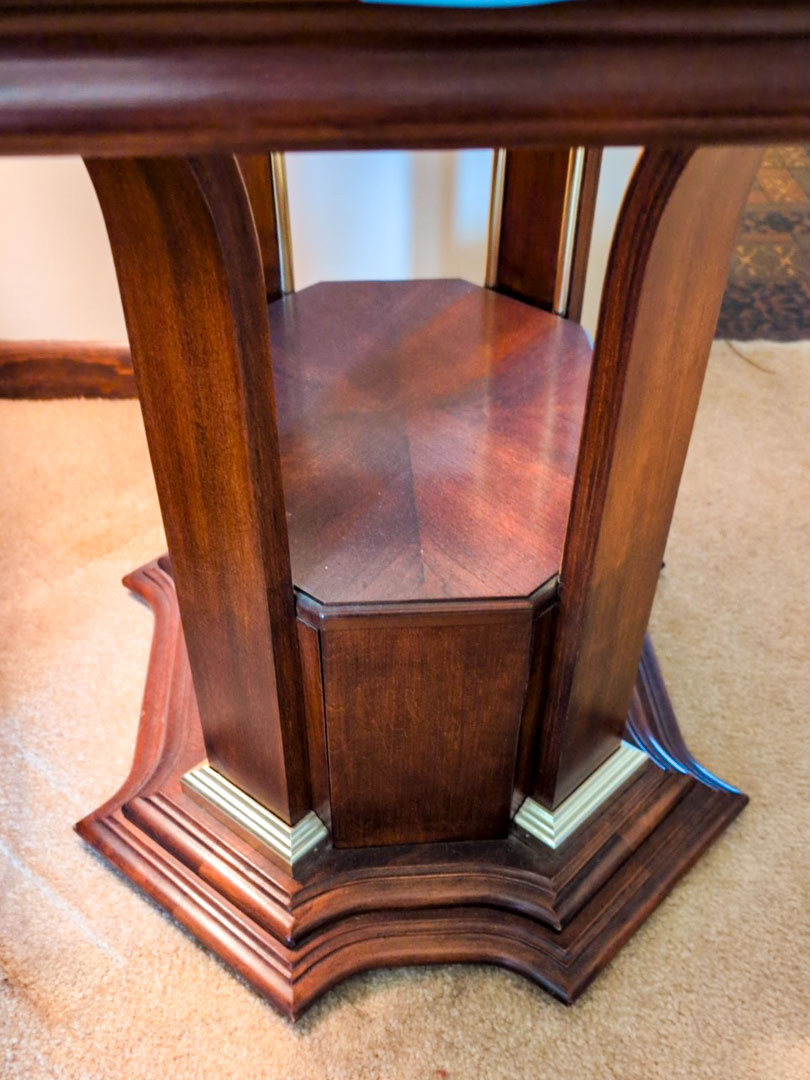 7. End Table w/ 27" Lamp - Image 3
